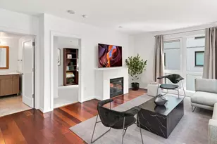 81 Clay St, Seattle, WA 98121 - Photo 4