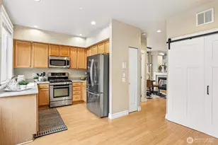 11875 SE 4th Pl, Bellevue, WA 98005 - Photo 10