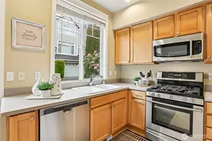 11875 SE 4th Pl, Bellevue, WA 98005 - Photo 12