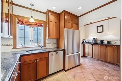 2620 Queen Anne Ave N, Seattle, WA 98109 - Photo 4