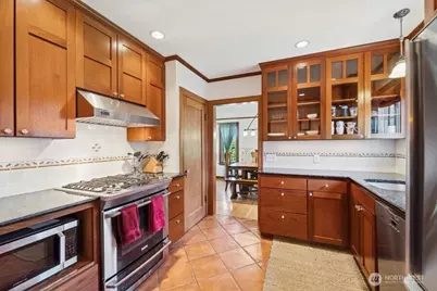 2620 Queen Anne Ave N, Seattle, WA 98109 - Photo 6