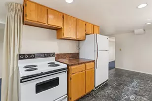 8361 30th Ave NW, Seattle, WA 98117 - Photo 28