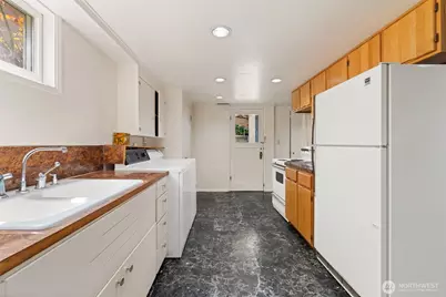 8361 30th Avenue NW, Seattle, WA 98117 - Photo 24