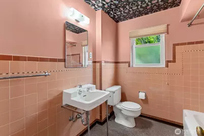 8361 30th Avenue NW, Seattle, WA 98117 - Photo 22