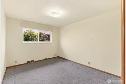 8361 30th Avenue NW, Seattle, WA 98117 - Photo 18