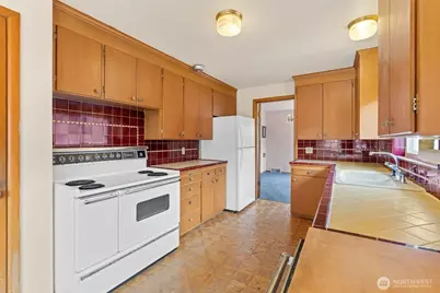 8361 30th Avenue NW, Seattle, WA 98117 - Photo 16