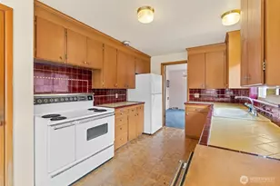 8361 30th Ave NW, Seattle, WA 98117 - Photo 16