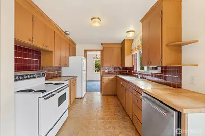8361 30th Avenue NW, Seattle, WA 98117 - Photo 14