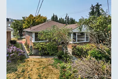 8361 30th Avenue NW, Seattle, WA 98117 - Photo 2
