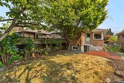 8361 30th Avenue NW, Seattle, WA 98117 - Photo 4