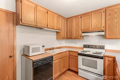14716 2nd Avenue NW #B, Marysville, WA 98271 - Photo 10