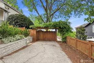 2406 E Helen St, Seattle, WA 98112 - Photo 28