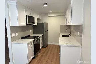 14309 NE 7th Place #1, Bellevue, WA 98007 - Photo 10