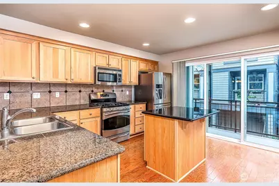 2612 SW Myrtle Street, Seattle, WA 98106 - Photo 2