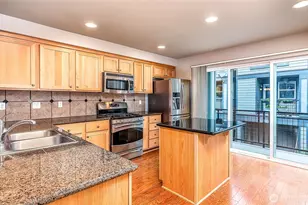 2612 SW Myrtle St, Seattle, WA 98106 - Photo 2