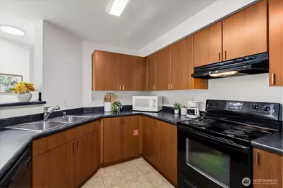 7711 NE 175th Street #F202, Kenmore, WA 98028 - Photo 10