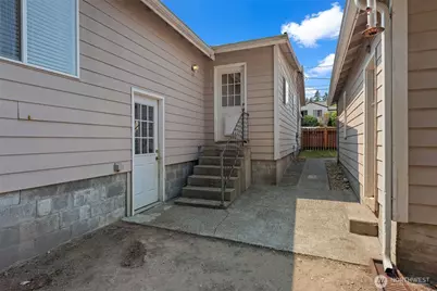 610 Bertha Avenue, Bremerton, WA 98312 - Photo 26