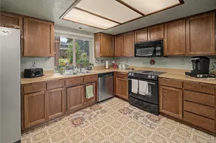 5310 W Tapps Dr E, Lake Tapps, WA 98391 - Photo 6