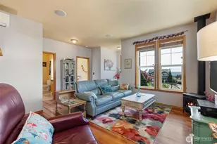 20276 Hillsong Pl NE, Poulsbo, WA 98370 - Photo 10