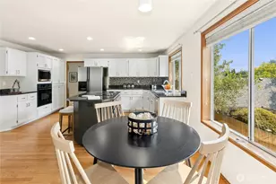 17102 NE 37th Pl, Bellevue, WA 98008 - Photo 12