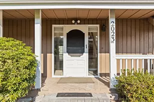 2023 114th Ave NE, Lake Stevens, WA 98258 - Photo 2