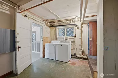 1532 5th Avenue W, Seattle, WA 98119 - Photo 28