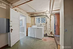 1532 5th Ave W, Seattle, WA 98119 - Photo 28