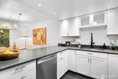 14651 NE 40th Street #F5, Bellevue, WA 98007 - Photo 14