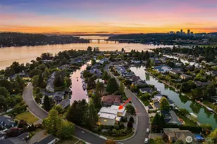 2 Crescent Key SE, Bellevue, WA 98006 - Photo 2
