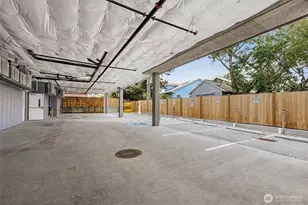 5819 Phinney Ave N, Seattle, WA 98103 - Photo 18