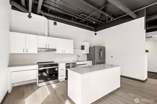 5819 Phinney Ave N, Seattle, WA 98103 - Photo 16