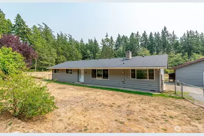 216 E Sleeper Road, Oak Harbor, WA 98277 - Photo 2