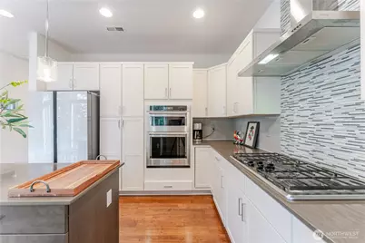 825 206th Avenue NE, Sammamish, WA 98074 - Photo 16