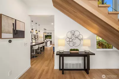 2524 30th Avenue W, Seattle, WA 98199 - Photo 8