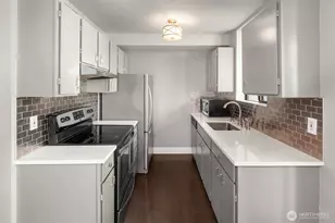 4561 Lake Washington Blvd NE, Kirkland, WA 98033 - Photo 10