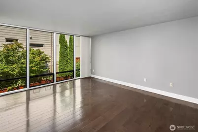 4561 Lake Washington Boulevard NE #201, Kirkland, WA 98033 - Photo 4