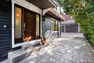734 10th Ave E, Seattle, WA 98102 - Photo 2
