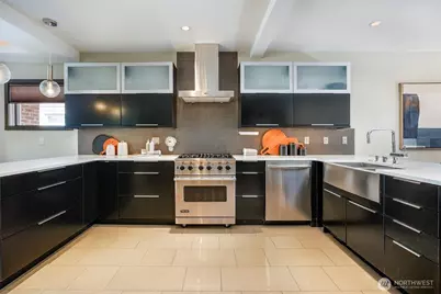 734 10th Avenue E, Seattle, WA 98102 - Photo 14