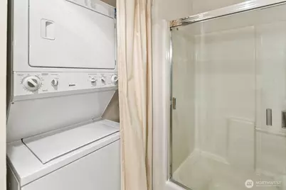 9750 Greenwood Avenue N #203, Seattle, WA 98103 - Photo 16