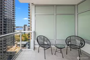 588 Bell St, Seattle, WA 98121 - Photo 8