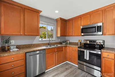 9037 Fawcett Avenue, Tacoma, WA 98444 - Photo 10