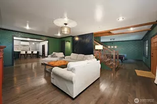 9556 Phinney Ave N, Seattle, WA 98103 - Photo 8