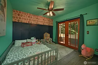 9556 Phinney Avenue N, Seattle, WA 98103 - Photo 28