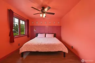 9556 Phinney Ave N, Seattle, WA 98103 - Photo 26
