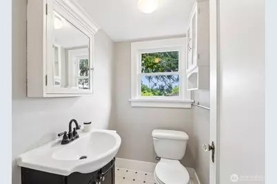 150 NW 84th Street, Seattle, WA 98117 - Photo 18