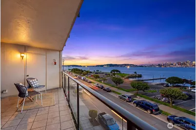1301 Harbor Avenue SW #310, Seattle, WA 98116 - Photo 4