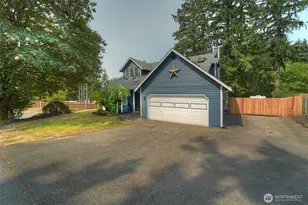1596 NW Duesenberg Ct, Silverdale, WA 98383 - Photo 2