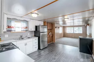 125 195th St E, Spanaway, WA 98387 - Photo 6