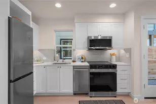 1612 N 92nd Street N, Seattle, WA 98103 - Photo 6