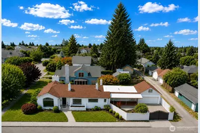 417 W Hanson Street, Centralia, WA 98531 - Photo 1